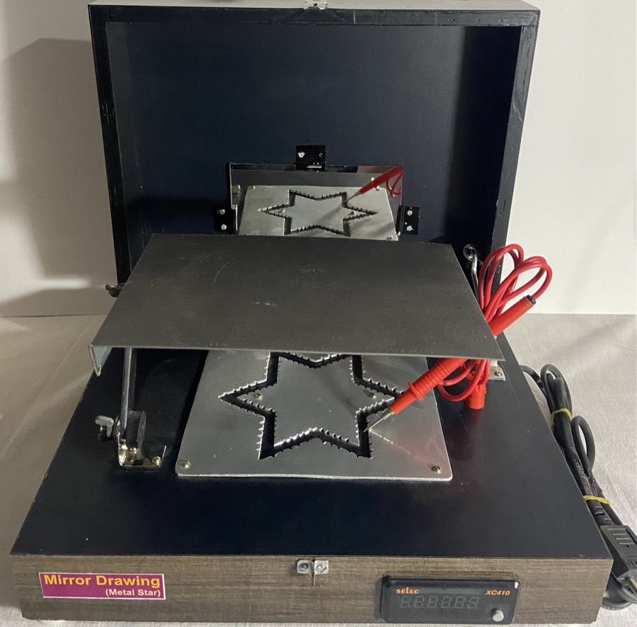 Mirror Drawing Apparatus